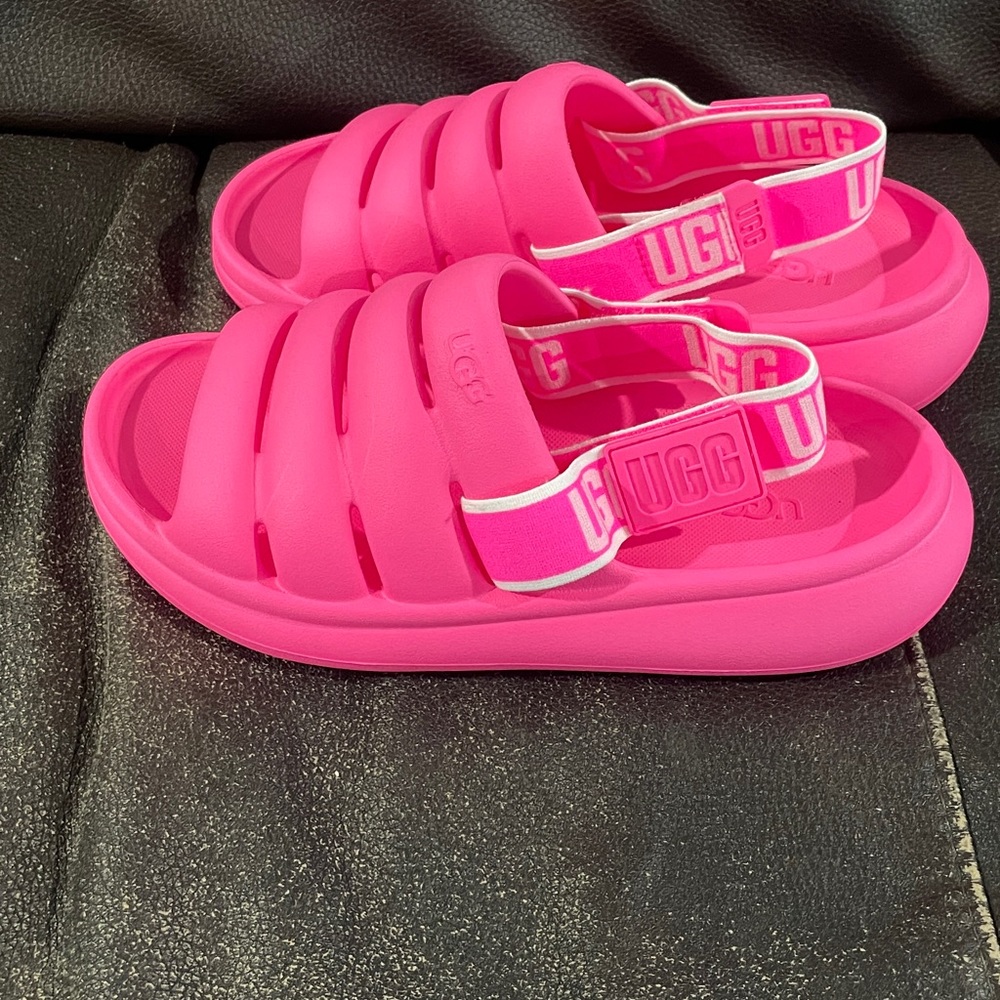 UGG® Sport Yeah slippers women’s size 8